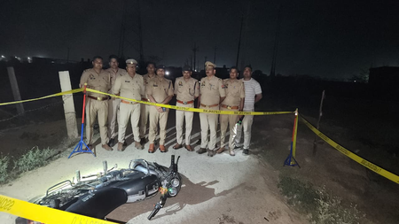 फिरोजाबाद में मुठभेड़ के बाद शातिर मोबाइल लुटेरा गिरफ्तार, पैर में लगी गोली