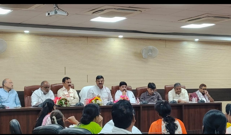 वाराणसी में पीएम मोदी के कार्यक्रम की तैयारी तेज, ‘मातृशक्ति’ को सौंपी गई कमान