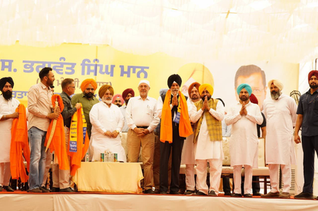 आम आदमी पार्टी में शामिल हुए पंजाब के पूर्व मंत्री सुरजीत सिंह रखड़ा