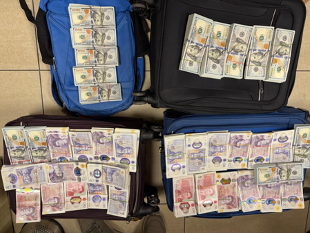 मुंबई एयरपोर्ट पर डीआरआई की बड़ी कार्रवाई, 3 करोड़ रुपए की विदेशी मुद्रा और हीरे जब्त