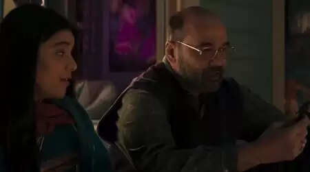 मोहन कपूर ने भारत से की 'मिस मार्वल' में काम के अनुभव की तुलना, बोले- 'हमारे यहां जवाबदेही की कमी'