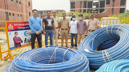 पुलिस ने चोरी की घटना का किया खुलासा, दो आरोपी गिरफ्तार, पांच लाख का माल बरामद