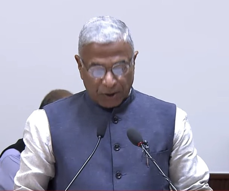 हरिवंश फिर बने राज्यसभा के सदस्य, उपराष्ट्रपति ने दिलाई शपथ