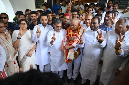 बिहार विधान परिषद चुनाव: जदयू के नीरज सहित एनडीए और कांग्रेस के कई प्रत्याशियों ने दाखिल किया नामांकन