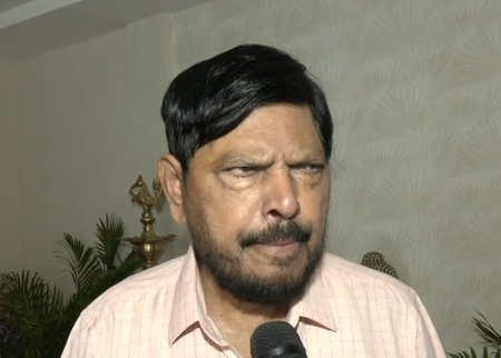 धर्मांतरण विरोधी कानून सकारात्मक कदम, जबरन धर्म परिवर्तन गैरकानूनी: रामदास अठावले