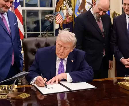 ट्रंप ने फेंटेनाइल को 'सामूहिक विनाश का हथियार' घोषित किया