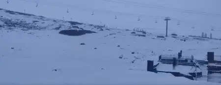 कश्मीर में चिल्लई कलां की शुरुआत के साथ सीजन की पहली बर्फबारी