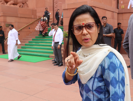 कोलकाता: मुख्य सचिव मानहानि मामले में महुआ मोइत्रा को राहत नहीं, कोर्ट ने 'वोट चोर' वाले पोस्ट हटाने का दिया आदेश