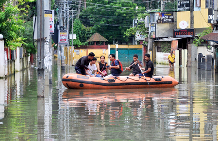 बाढ़ से क्षतिग्रस्त तटबंधों की मरम्मत को 'मिशन मोड' में काम कर रही राज्य सरकार : सीएम हिमंता