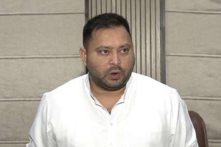समस्तीपुर में नाबालिग छात्रा से छेड़छाड़ के मामले को लेकर तेजस्वी यादव बोले-'बिहार में राक्षसराज कायम'