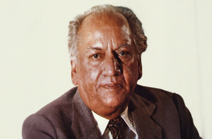 फैज अहमद फैज: तानाशाह के दौर में लोकतंत्र के लिए शायरी लिखने वाला शायर