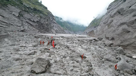 तिब्बत-नेपाल सीमा पर भूस्खलन के बाद 261 विदेशी नागरिक लापता, 49 भारतीय भी शामिल