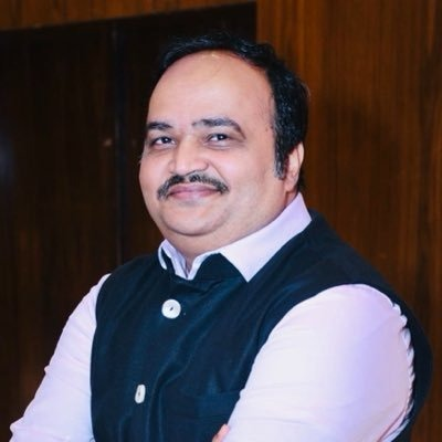 शिवसेना (यूबीटी) ने प्रवक्ता आनंद दुबे को पार्टी से निकाला, अनिल देसाई के आदेश पर हुई कार्रवाई