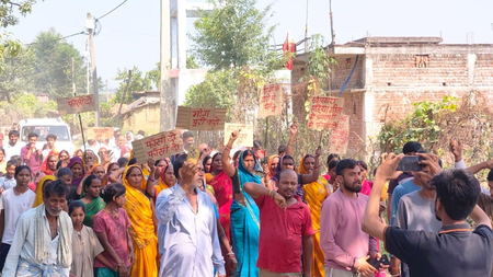 पलामू में स्वास्थ्य सहिया हत्याकांड पर आक्रोश, आरोपियों को फांसी देने की मांग को लेकर निकाला मार्च