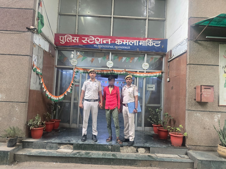 दिल्ली में 'ऑपरेशन कवच' के तहत बड़ी कार्रवाई, 2.5 किलो गांजे के साथ आरोपी गिरफ्तार