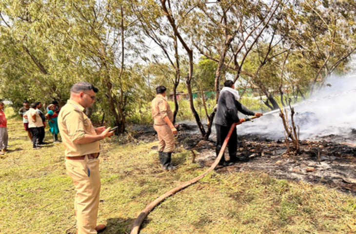 गाजियाबाद में झुग्गी-झोपड़ियों और कबाड़ में भीषण आग, जनहानि नहीं