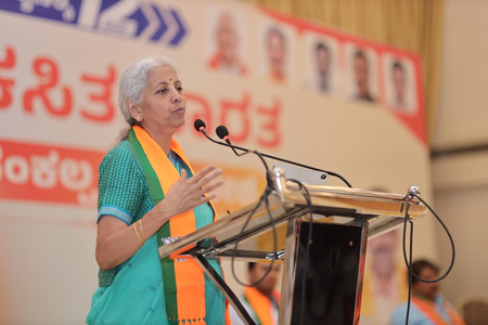 पश्चिम एशिया में तनाव के बीच आगे बढ़ रहा भारत, विकास दर दुनिया में सबसे तेज: वित्त मंत्री निर्मला सीतारमण