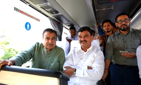 गडकरी ने इंदापुर में संत तुकाराम पालखी मार्ग का किया निरीक्षण, दिसंबर तक तैयार होगा विट्ठल भक्ति का ग्रीन हाईवे