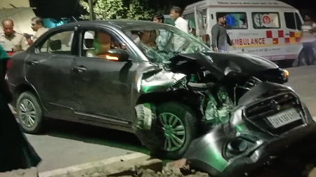 उत्तर प्रदेश: गाजीपुर में दशहरा मेले से लौट रहे लोगों को कार ने मारी टक्कर, छह घायल