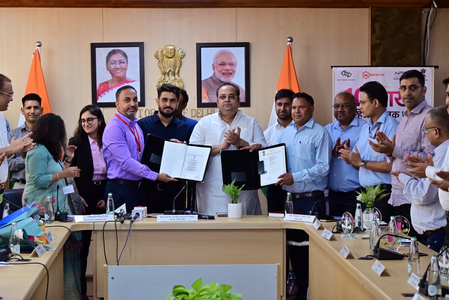 दिल्ली सरकार ने 90 दिनों में 10 लाख महिलाओं को जारी किए गए पिंक सहेली कार्ड: पंकज कुमार सिंह