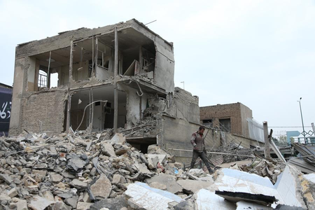 युद्ध शुरू होने के बाद से अमेरिका और इजरायल ने 80,000 से ज्यादा नागरिक स्थानों पर हमले किए: ईरानी अधिकारी