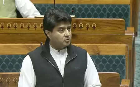 ज्योतिरादित्य सिंधिया ने 'संचार साथी' पर उठे सवालों का दिया जवाब, बोले-स्नूपिंग संभव नहीं