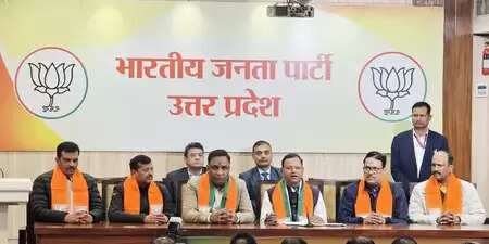 परिवारवाद को लेकर पकंज चौधरी का विपक्षी दलों पर तंज, आम कार्यकर्ता को पीएम बनने के लिए दूसरा जन्म लेना होगा