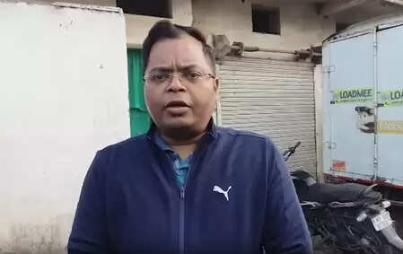 इंदौर में सुरक्षित पेयजल को लेकर प्रशासन अलर्ट, कलेक्टर शिवम वर्मा ने किया भगीरथपुरा का निरीक्षण