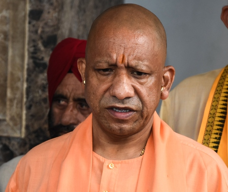 बागपत सड़क हादसे में मृतकों की संख्या 12 पहुंची, सीएम योगी ने जताया दुख, सहायता राशि का ऐलान