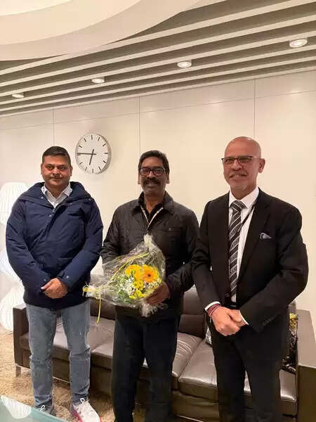 वर्ल्ड इकोनॉमिक फोरम में भाग लेने ज्यूरिख पहुंचे सीएम हेमंत सोरेन, निवेश की संभावनाओं पर होगा विमर्श