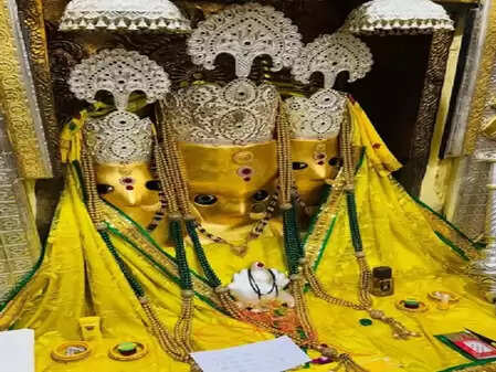 श्मशान से घिरा है त्रिशक्ति का ये अद्भुत मंदिर, तंत्र विद्या और शत्रुओं पर विजय पाने के लिए होते हैं खास अनुष्ठान