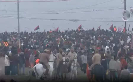 प्रयागराज में माघ मेला-2026 का शुभारंभ, स्नान पर्व में उमड़ा श्रद्धालुओं का सैलाब