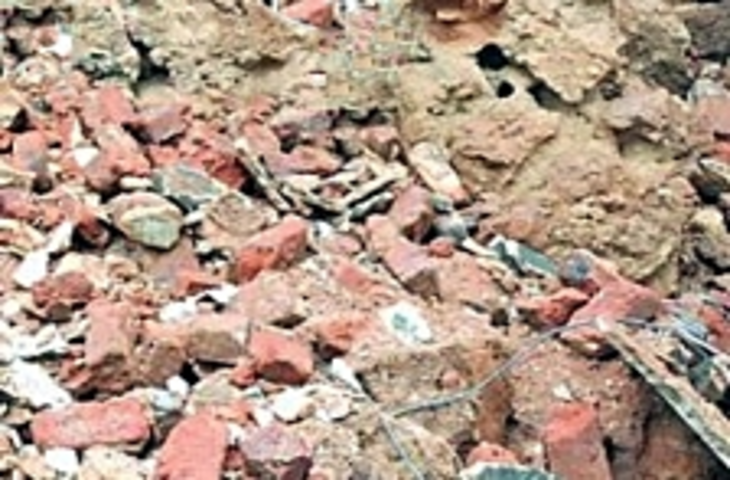 हैदराबाद में बारिश से दीवार गिरी, दबकर सात मजदूरों की मौत