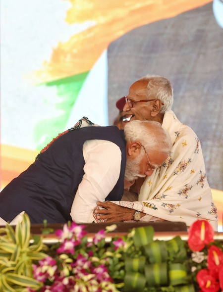 माखनलाल सरकार ने अपना पूरा जीवन भाजपा के लिए समर्पित किया : पीएम मोदी