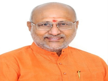 दो दिवसीय दौरे पर जम्मू-कश्मीर पहुंचे उपराष्ट्रपति राधाकृष्णन, एलजी और सीएम ने किया स्वागत