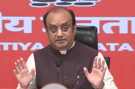 राहुल गांधी भारत को अराजकता और विभाजन की आग में झोंक रहे हैं: सुधांशु त्रिवेदी
