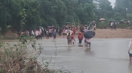 छत्तीसगढ़: स्कूल से छुट्टी के बाद घर लौट रहे तीन मासूम घोंघा नदी में बहे, शव बरामद किए गए
