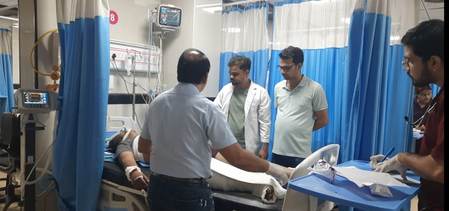राजस्थान: कोटा में दिल्ली-मुंबई एक्सप्रेसवे पर पुल से नीचे गिरी मिनी बस, 8 लोगों की मौत