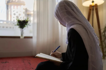 अफगानिस्तान 2030 तक 25 हजार से ज्यादा महिला शिक्षक और स्वास्थ्यकर्मी खो सकता है: यूनिसेफ