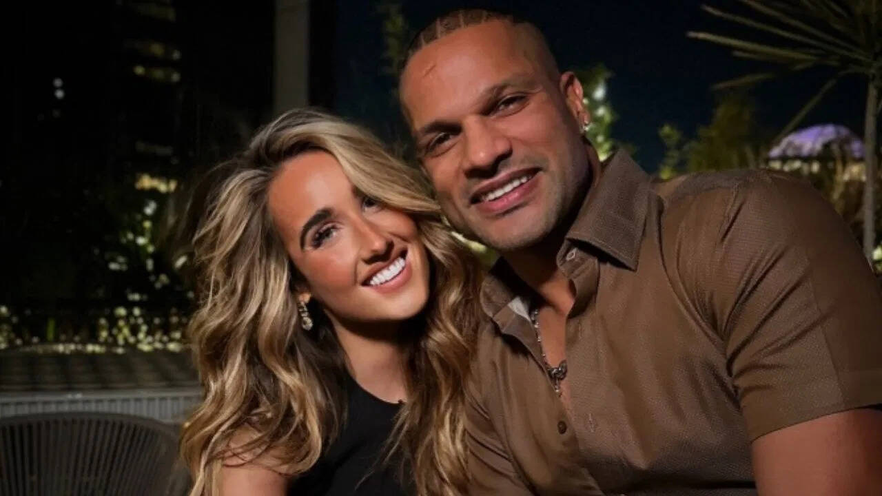 शिखर धवन ने सरेआम कर दिया ‘ऐलान-ए-इश्क’, सबके सामने बता दिया सोफी को अपना प्यार