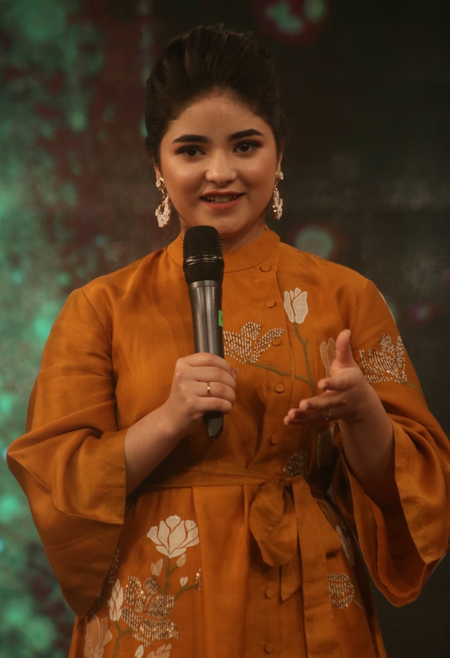 'दंगल' की छोटी गीता फोगाट बनने से बॉलीवुड छोड़ने तक, कुछ ऐसा रहा जायरा वसीम का सफर