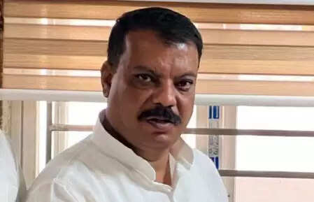 मध्य प्रदेश के किसानों के लिए कांग्रेस लाठी खाने और जेल जाने को तैयार : उमंग सिंघार