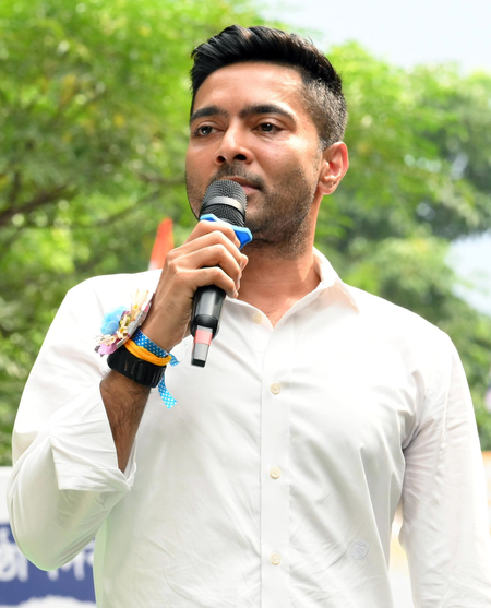 कोलकाता : अभिषेक बनर्जी के कैमक स्ट्रीट कार्यालय को खाली करने का निर्देश, दमकल विभाग की कार्रवाई