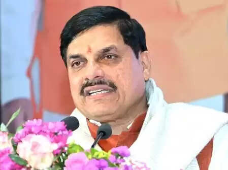 इंदौर दूषित पानी मामले में सरकार का एक्शन, इंदौर के दो नगर निगम अधिकारियों को किया गया निलंबित