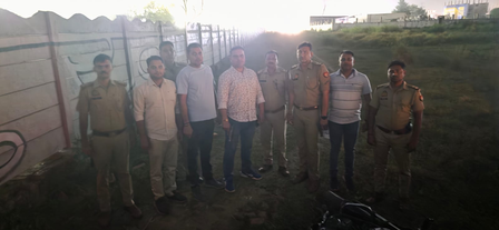 दादरी में पुलिस मुठभेड़: लूट-छिनैती का वांछित अभियुक्त गिरफ्तार