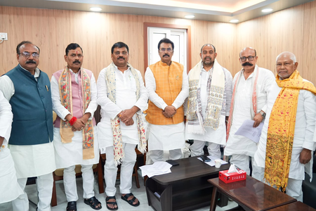 पटना : ‎भाजपा प्रदेश कार्यालय में एनडीए घटक दलों के प्रदेश अध्यक्षों की बैठक, विधान परिषद चुनाव की तैयारियों पर मंथन