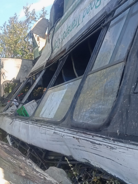 हिमाचल प्रदेश: रामपुर में एचआरटीसी बस हादसे का शिकार, 17 घायल अस्पताल में भर्ती