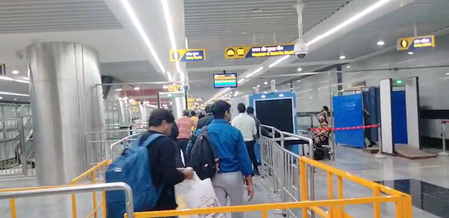 मेरठ रैपिड मेट्रो में सफर कर लोगों ने सरकार को सराहा, बोले- थैंक्‍यू, पहले यात्रा में जाम से जूझते थे