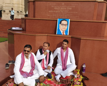 राम मंदिर चढ़ावा विवाद पर विधानसभा में बवाल, सचिन यादव निलंबित, नेता प्रतिपक्ष के समझाने पर धरना खत्म