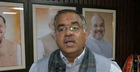 चुनाव हारने के बाद आयोग पर सवाल उठाने को तरुण चुघ ने बताया 'कांग्रेस की आदत', संदीप दीक्षित ने किया पलटवार